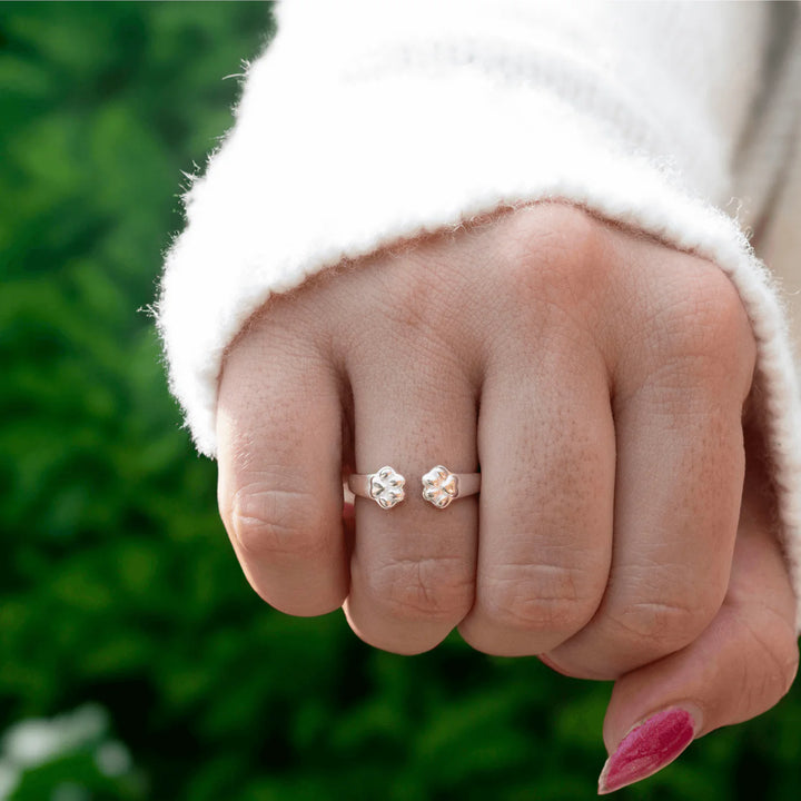 paw hug ring