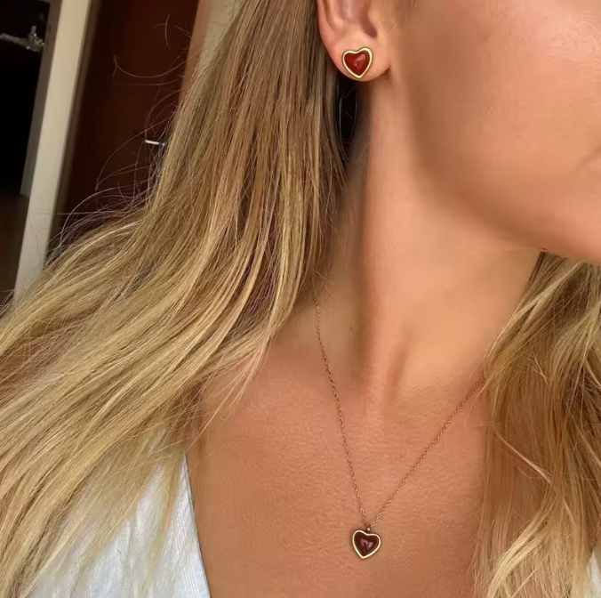 The Carnelian Necklace