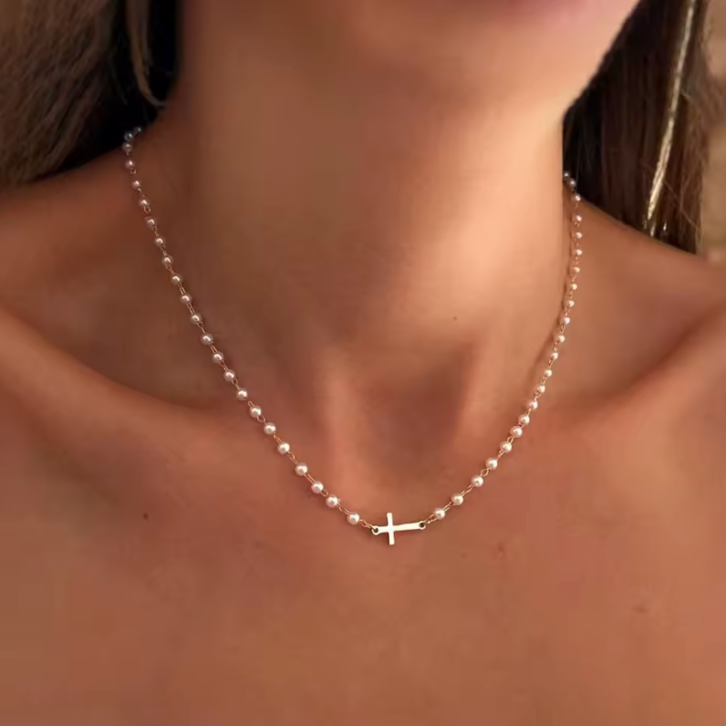 The Cross Pendant Necklace